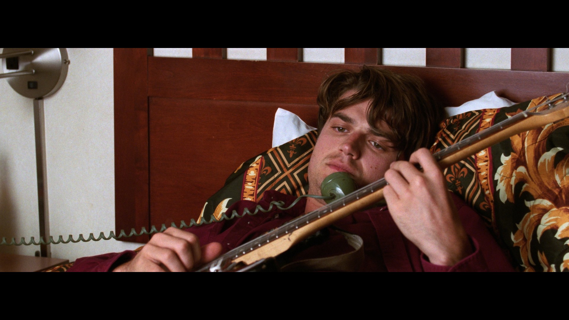 RL_JOE AS MALKMUS IN BED CLOSE