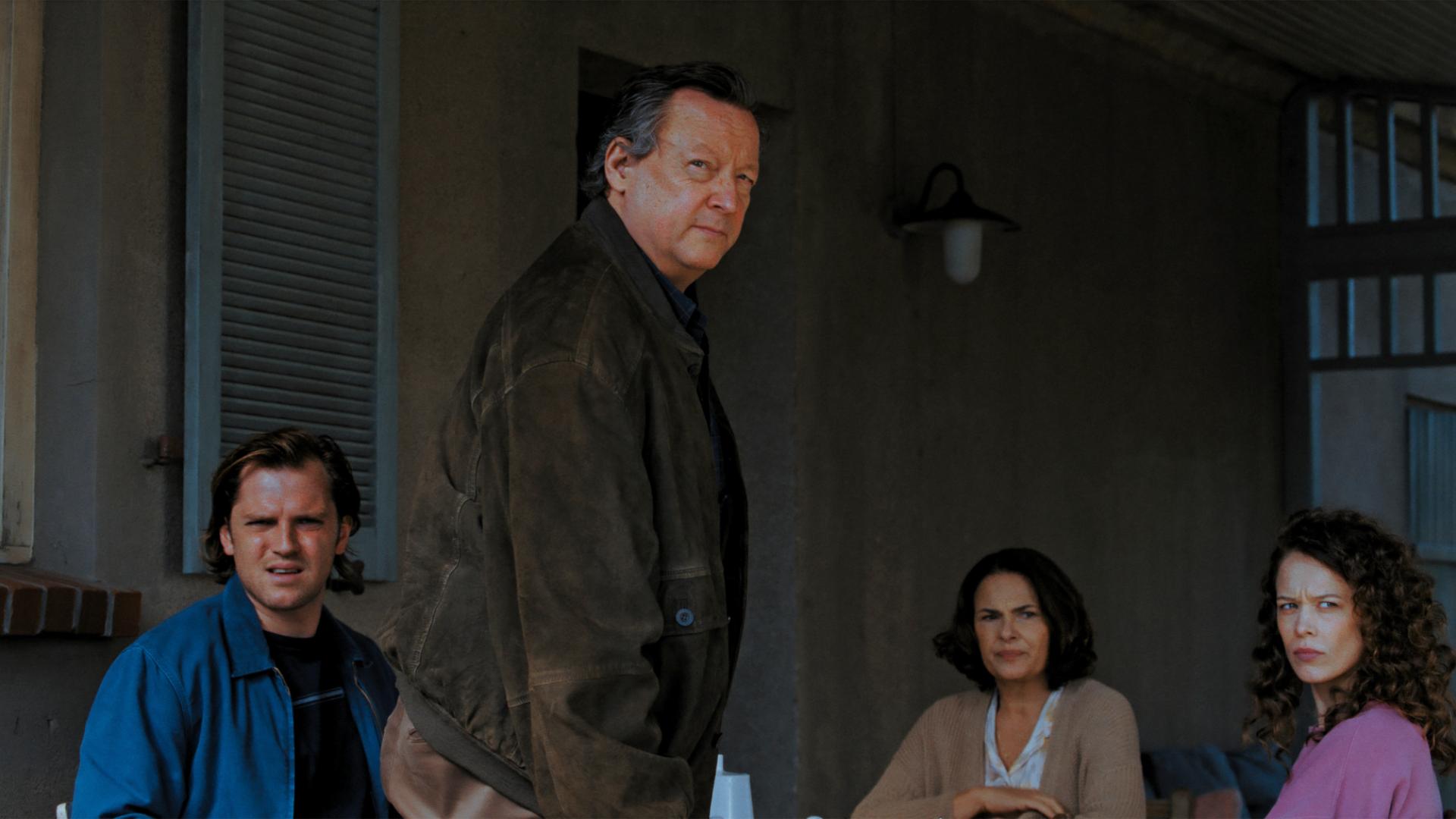 Miroirs No. 3 photo -5 Enno Trebs (Max) Matthias Brandt (Richard) Barbara Auer (Betty) Paula Beer (Laura)